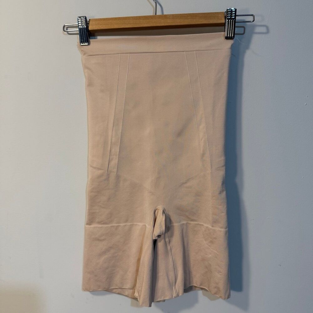 SPANX by SARA BLAKELY, WOMEN'S M, BEIGE COMPRESSION SHAPEWEAR SHORTS